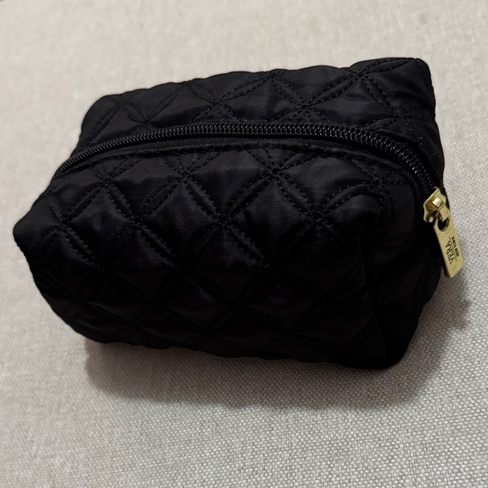 Vera Neumann “NY” Black Quilted Mini Pouch Makeup Bag-Gold Toned Zipper Pull-EUC - Picture 2 of 12